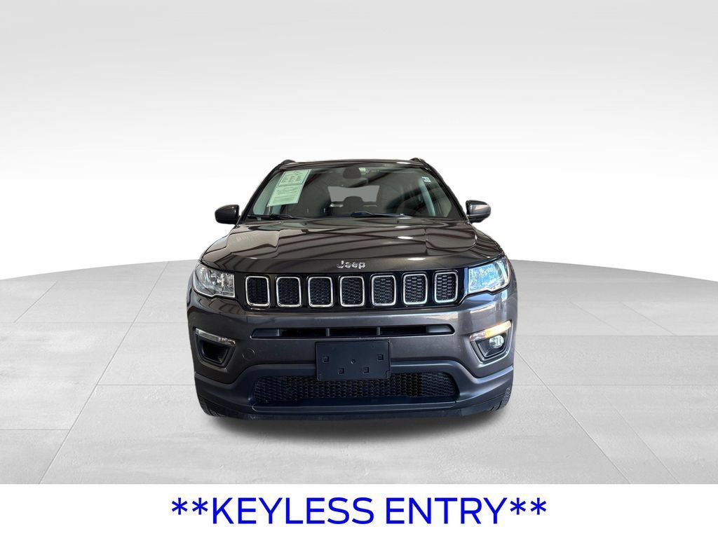 Used 2018 Jeep Compass Latitude w/ Popular Equipment Group AWD/4WD image 11