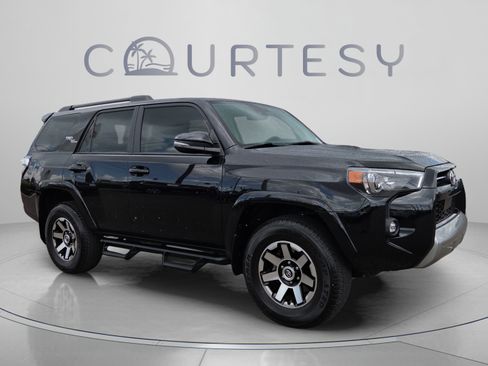 Certified 2021 Toyota 4Runner TRD Off-Road Premium w/ Moonroof Package AWD/4WD image 7