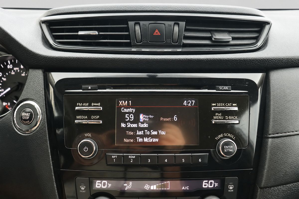 Used 2017 Nissan Rogue SV FWD image 33