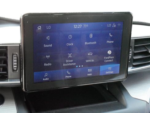 Used 2020 Ford Explorer XLT w/ Equipment Group 202A AWD/4WD image 22