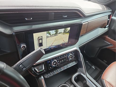Used 2025 GMC Sierra 3500 Denali Ultimate AWD/4WD image 8