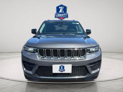 Used 2023 Jeep Grand Cherokee Laredo