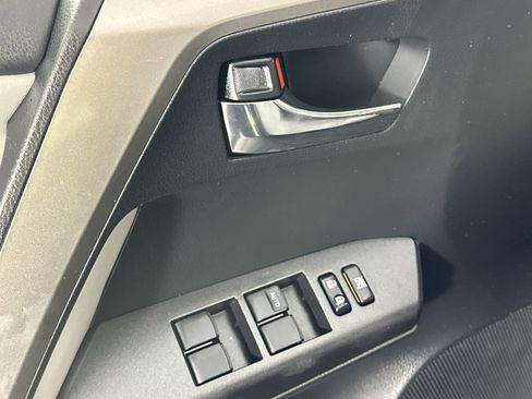 Used 2018 Toyota RAV4 XLE image 17