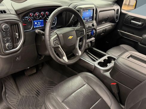 Used 2021 Chevrolet Silverado 1500 LTZ w/ LTZ Premium Package AWD/4WD image 3