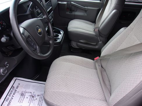 Used 2016 Chevrolet Express 3500 LT w/ LT Preferred Equipment Group image 13