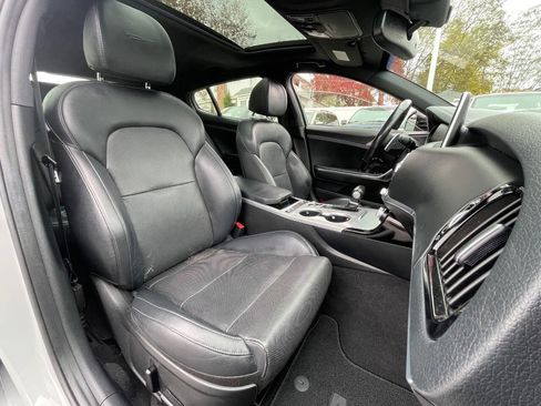 Used 2019 Kia Stinger GT1 image 37