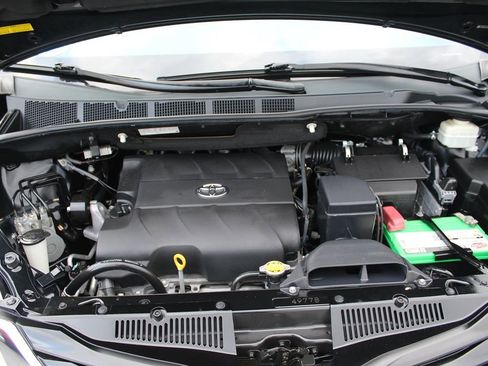 Used 2012 Toyota Sienna LE image 33