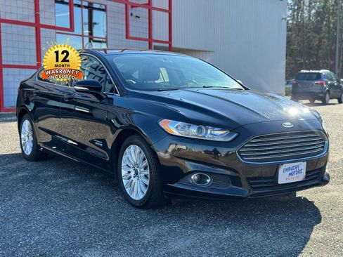Used 2016 Ford Fusion Energi SE image 10