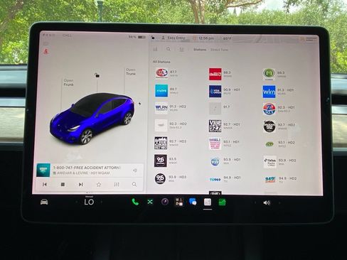 Used 2021 Tesla Model Y Long Range AWD/4WD image 28