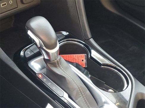 Used 2021 Buick Encore GX Select image 18