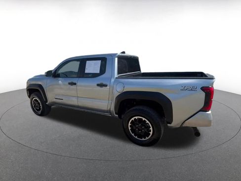 Used 2025 Toyota Tacoma TRD Off-Road AWD/4WD image 10