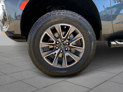 Used 2021 Chevrolet Tahoe Z71 w/ Z71 Signature Package image 10