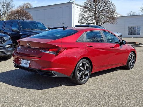 Used 2023 Hyundai Elantra SEL w/ Convenience Package image 8