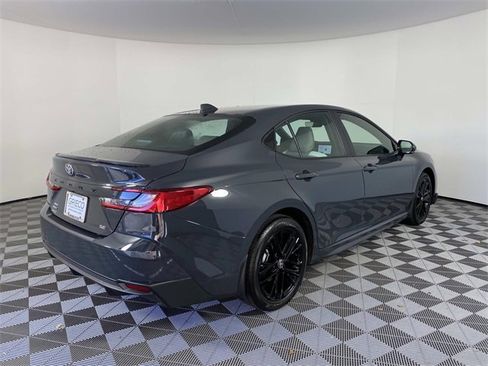 Used 2026 Toyota Camry SE image 9