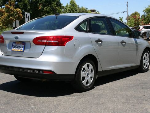 Used 2017 Ford Focus S FWD image 5