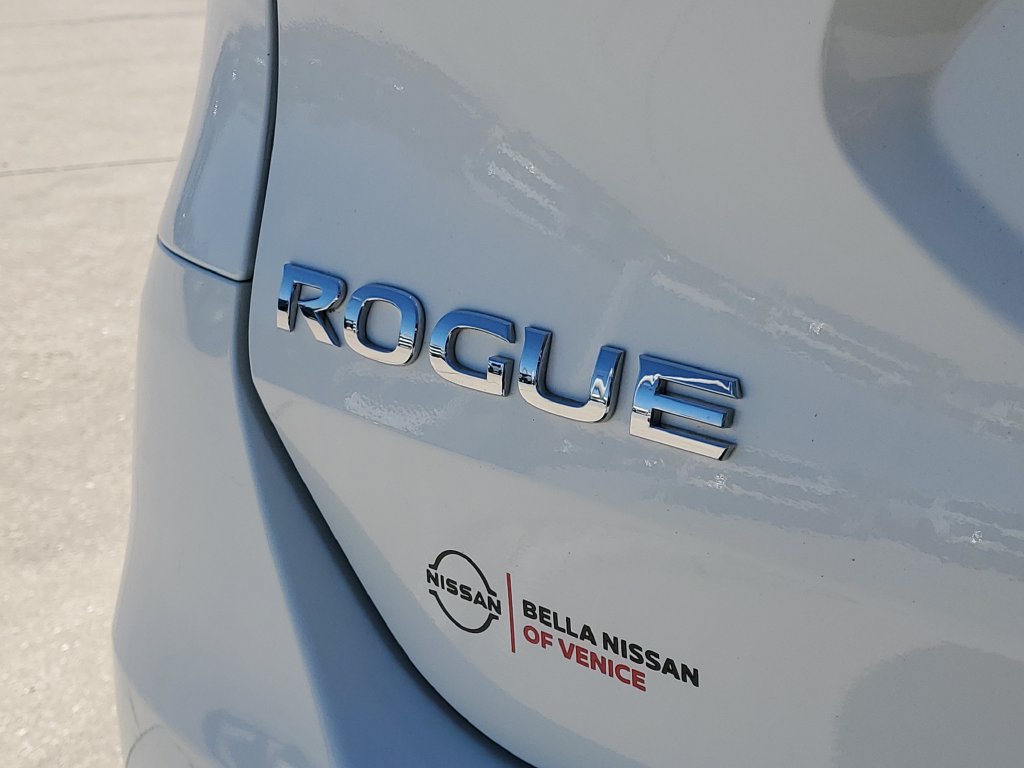 Used 2016 Nissan Rogue S AWD/4WD image 16