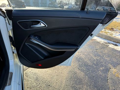 Used 2018 Mercedes-Benz CLA 250 4MATIC image 15
