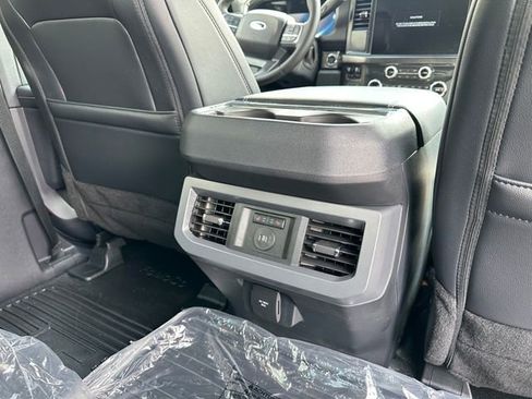 New 2025 Ford F350 Lariat image 30
