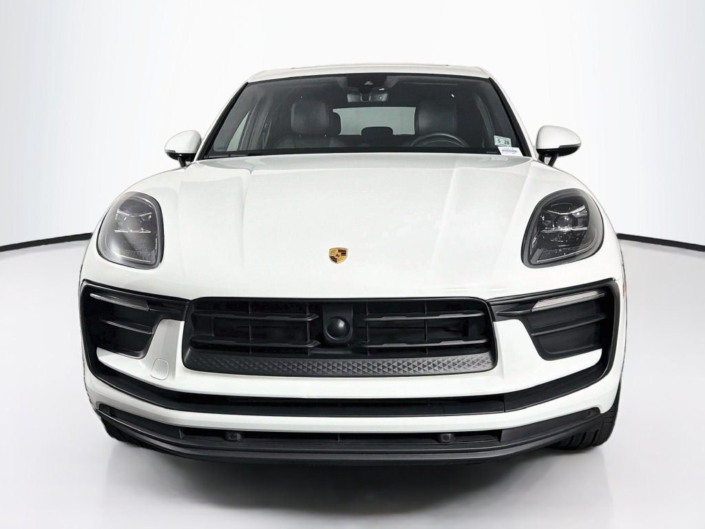 Certified 2023 Porsche Macan AWD/4WD image 6