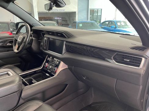 Used 2021 GMC Yukon Denali w/ Denali Premium Package image 37