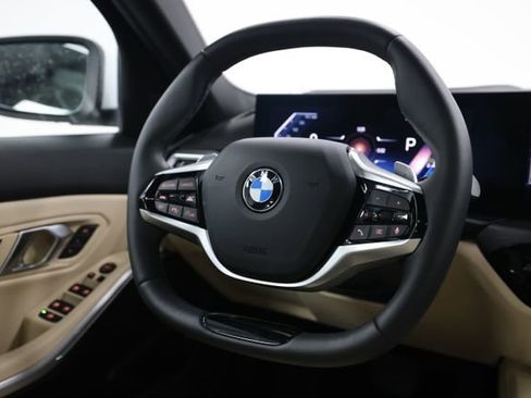 Used 2025 BMW 330i xDrive Sedan w/ Premium Package AWD/4WD image 28