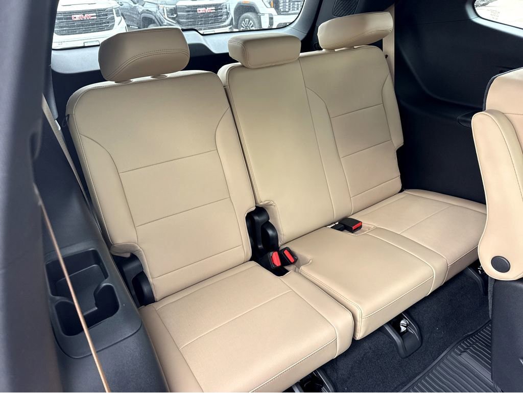 New 2026 Buick Enclave Preferred w/ LPO, Floor Liner Package AWD/4WD image 7