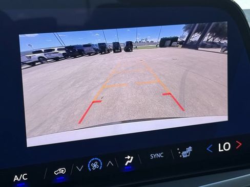 Certified 2026 Chevrolet Traverse LT FWD image 18