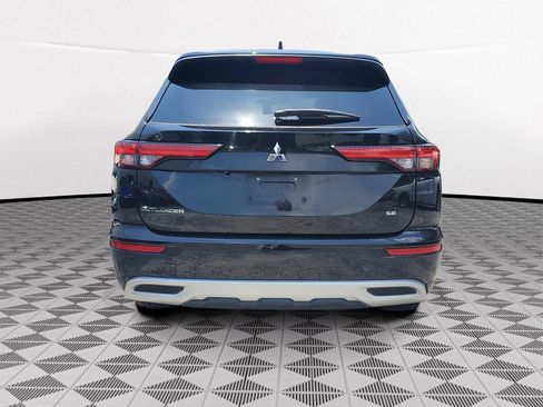 Used 2023 Mitsubishi Outlander SE FWD image 5