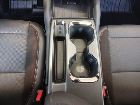 Used 2025 Chevrolet Equinox EV RS FWD image 11