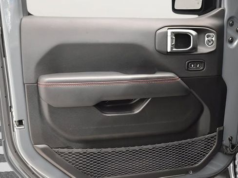 Used 2025 Jeep Wrangler Unlimited Rubicon image 20