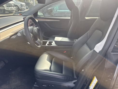 Used 2023 Tesla Model Y Long Range image 5