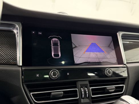 Certified 2022 Porsche Macan image 44