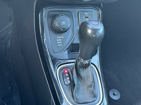 Used 2021 Jeep Compass Limited AWD/4WD image 23