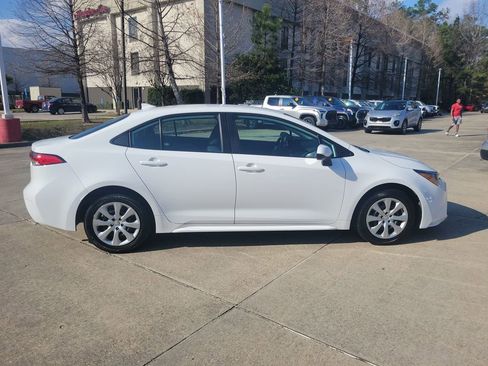 Used 2024 Toyota Corolla LE image 8
