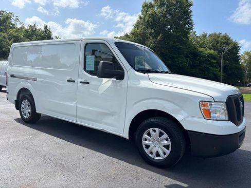 Used 2020 Nissan NV 2500 SV RWD image 3