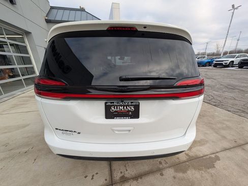 New 2026 Chrysler Pacifica Select w/ S Appearance Package image 11