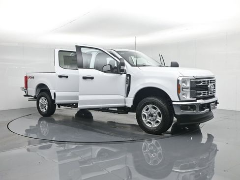 New 2026 Ford F250 XLT w/ FX4 Off-Road Package AWD/4WD image 36