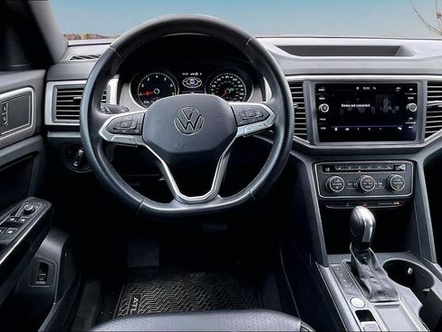 Used 2020 Volkswagen Atlas Cross Sport SE FWD image 5