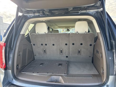 Used 2021 GMC Yukon Denali w/ Denali Premium Package image 5