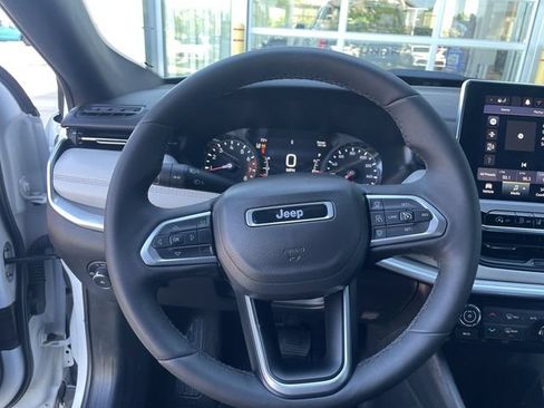 Used 2025 Jeep Compass Limited AWD/4WD image 19