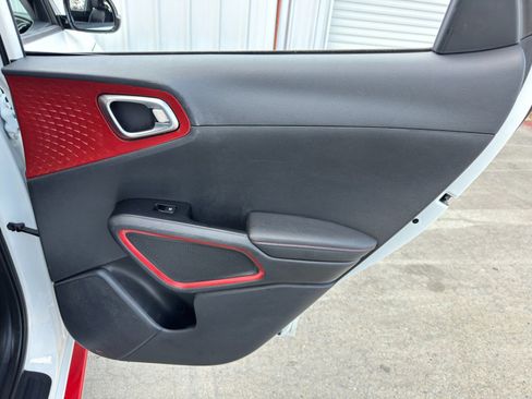 Used 2022 Kia Soul Turbo image 40