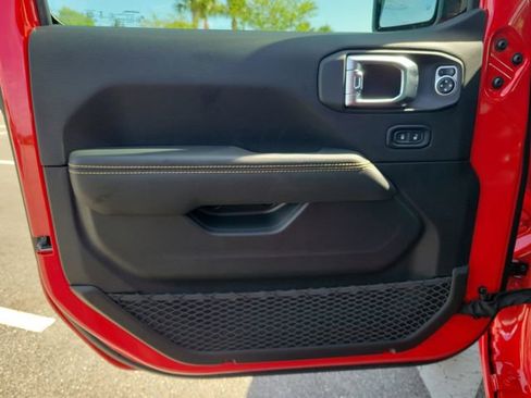 New 2026 Jeep Wrangler Sahara AWD/4WD image 15