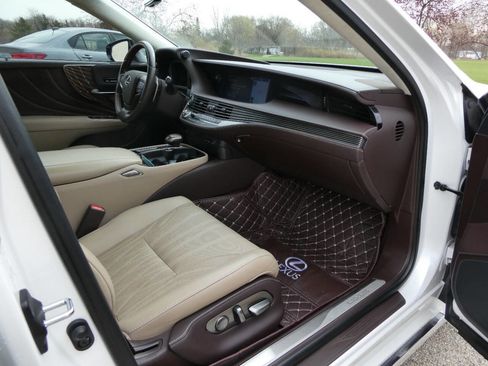 Used 2018 Lexus LS 500 AWD image 21