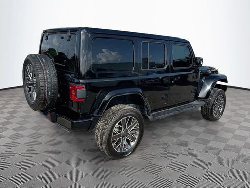 Used 2023 Jeep Wrangler Unlimited Sahara AWD/4WD image 6