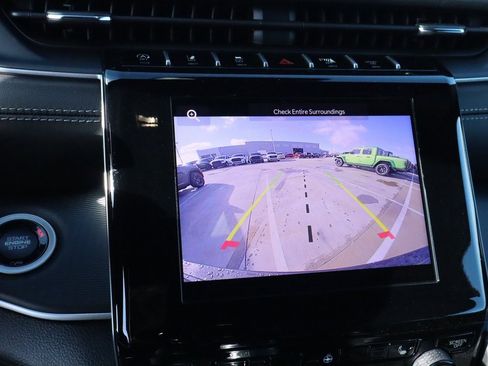 New 2025 Jeep Grand Cherokee Laredo w/ Luxury Tech Group I image 6