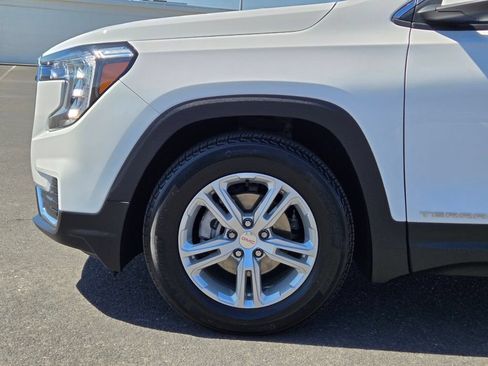 Used 2023 GMC Terrain SLE w/ Driver Convenience Package FWD image 9