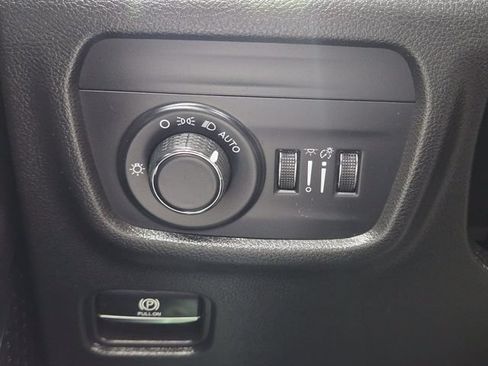 Used 2023 Jeep Grand Cherokee Altitude AWD/4WD image 21