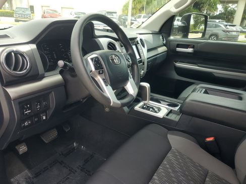 Used 2019 Toyota Tundra SR5 w/ SR5 Upgrade Package AWD/4WD image 15