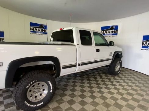 Used 2000 Chevrolet Silverado 1500 LT w/ Off-Road Chassis Pkg AWD/4WD image 2