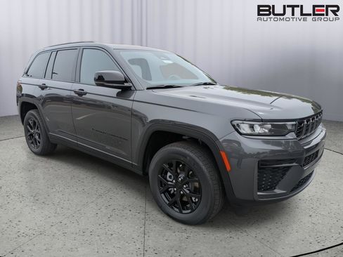 New 2026 Jeep Grand Cherokee Altitude AWD/4WD image 8